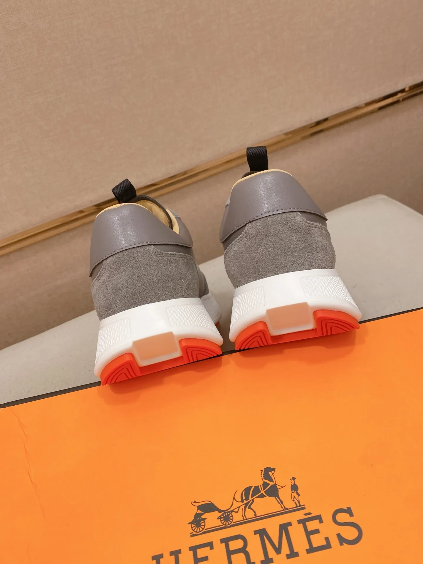 Men's clothing and shoes💰: 480💰《HERMES》【Classic original order·Version】Hermès; top 🔝purchasing agent🔍🔍men's latest 🇺🇸 counter sales simultaneously, imported from Italy original ▲▲cowhide ▲▲ (high-end, nobility, class) ) Exquisite workmanship (Italian 🇮🇹 imported water-dyed 🐂 cowhide lining) sole: original sole provided by the original factory, ⚠️exclusive double-layer activity·TPR·rubber·combined molded outsole; super comfortable·wear-resistant·non-slip·environmental protection The real thing is more beautiful if you take the real thing (high quality, follow the order). You can enter and exit the counter at will * Number of yards: 38-44 (45 can be customized and cannot be returned or exchanged)
